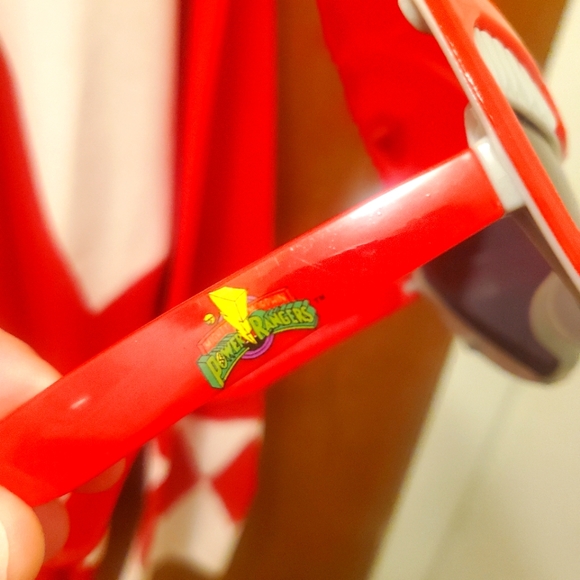 Power Rangers - Mighty Morphin - Red Long Sleeve Shirt w/ "helmet" Sunglasses - Picture 7 of 8